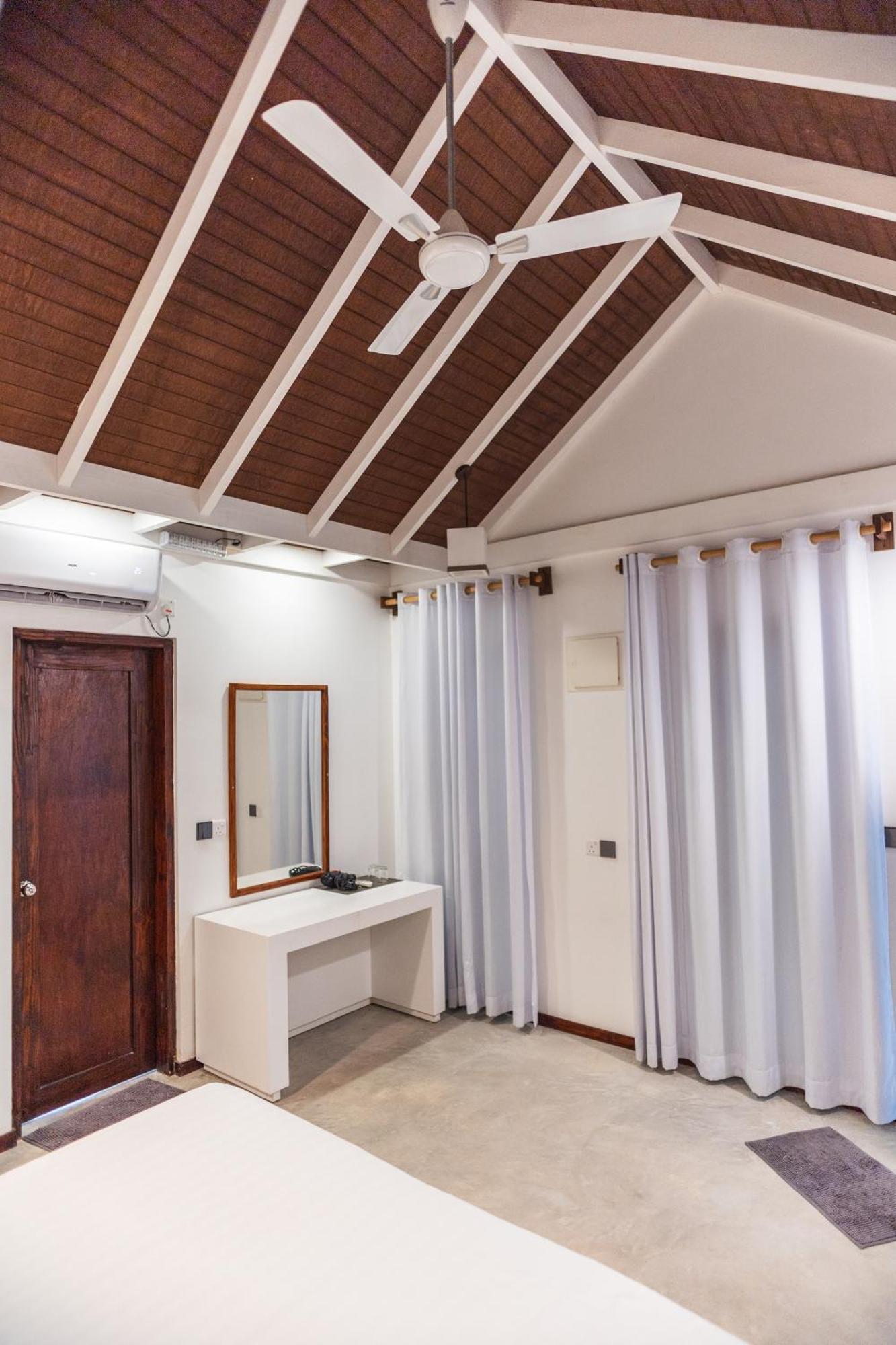 Brickwood Ganduvaru Private Villas Rasdhoo Ngoại thất bức ảnh